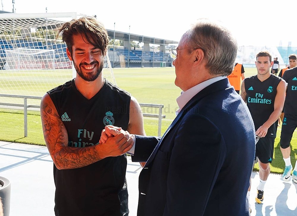Isco is negotiating with Real Madrid chief Perez. RealMadrid