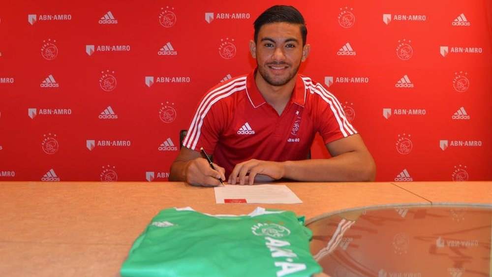 L'Ajax a recruté Isaam El-Maach. Twitter/AFCAjax