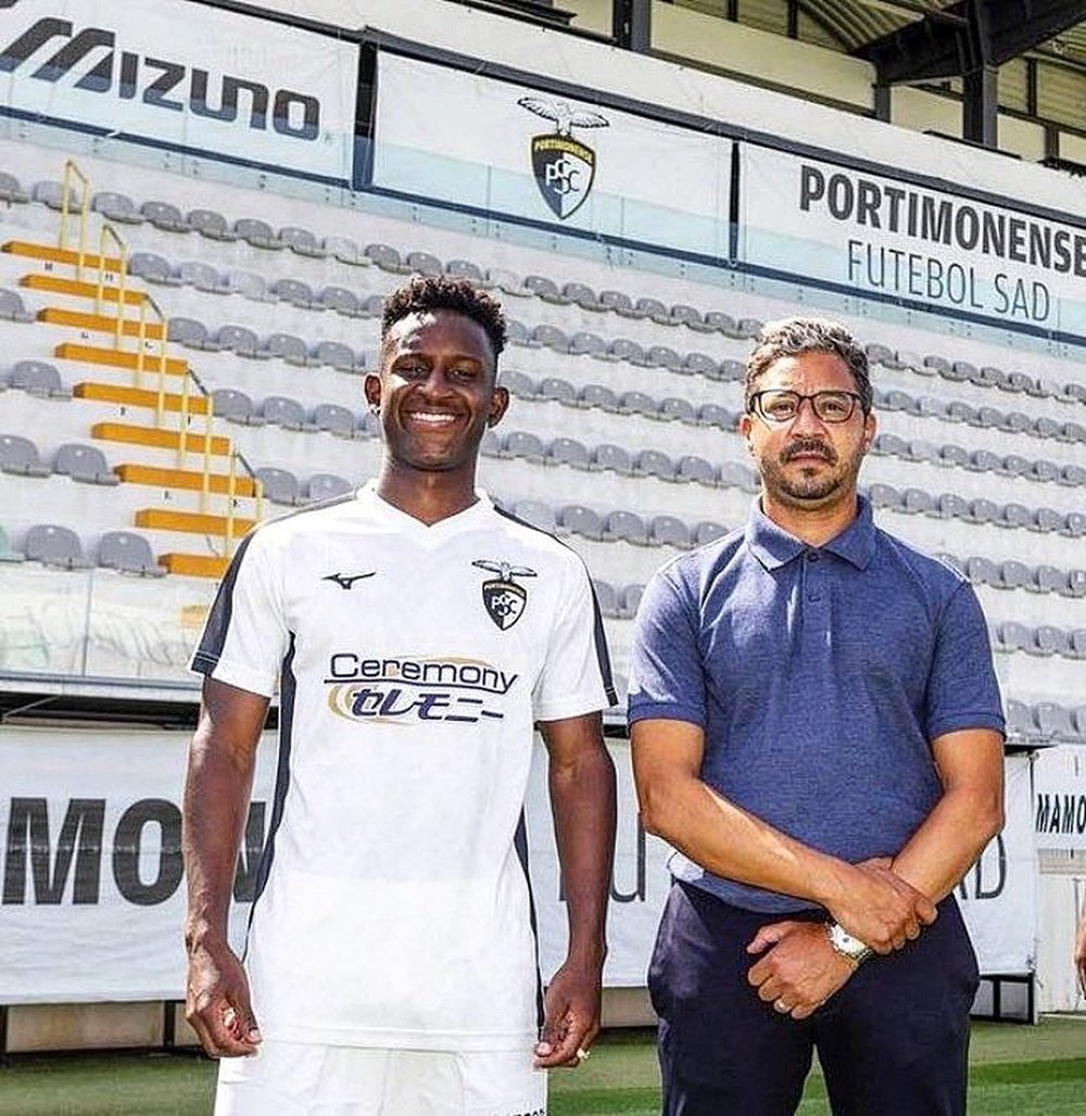 Palmeiras empresta dois jogadores ao Portimonense.Portimonense