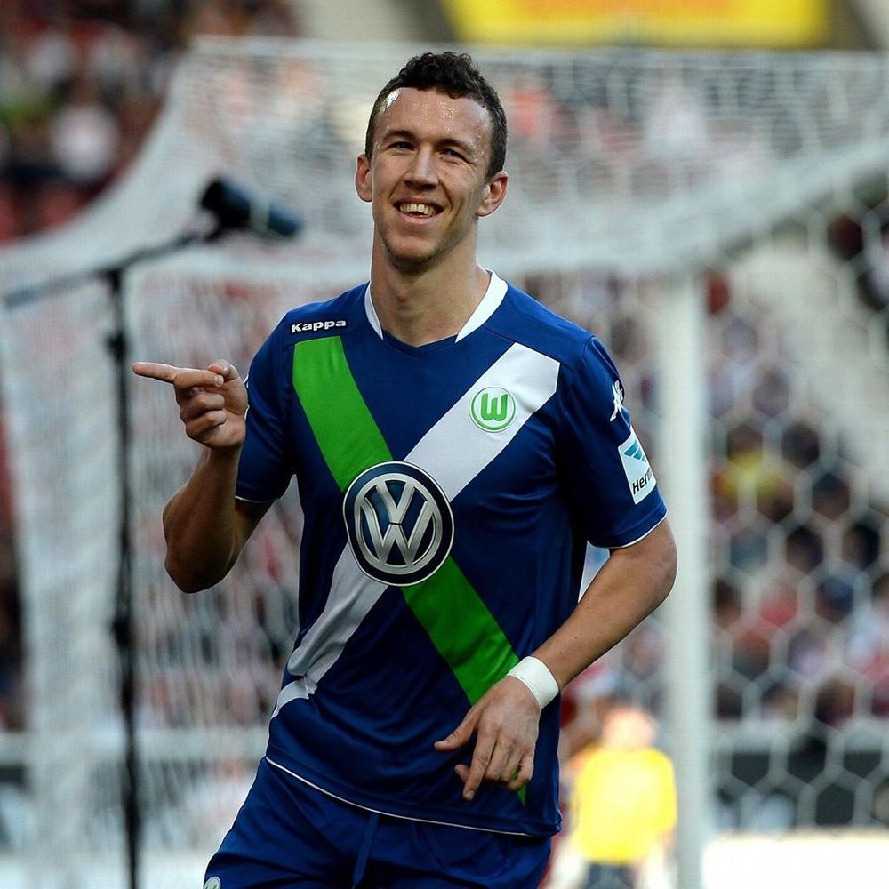 Ivan Perisic, celebra un tanto en un partido con el Wolfsburgo. Twitter