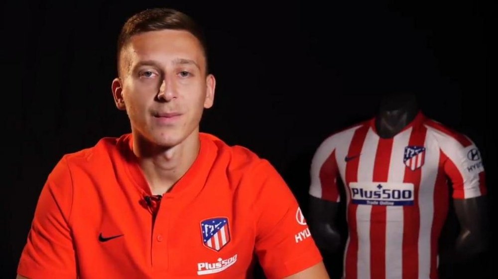 O atacante sérvio Iván Saponjic é a contratação mais recente do Atlético de Madrid. AtléticodeMadrid