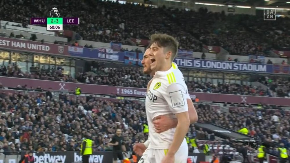 El Leeds de Bielsa ganó con un 'hat trick' de Harrison. Captura/DAZN