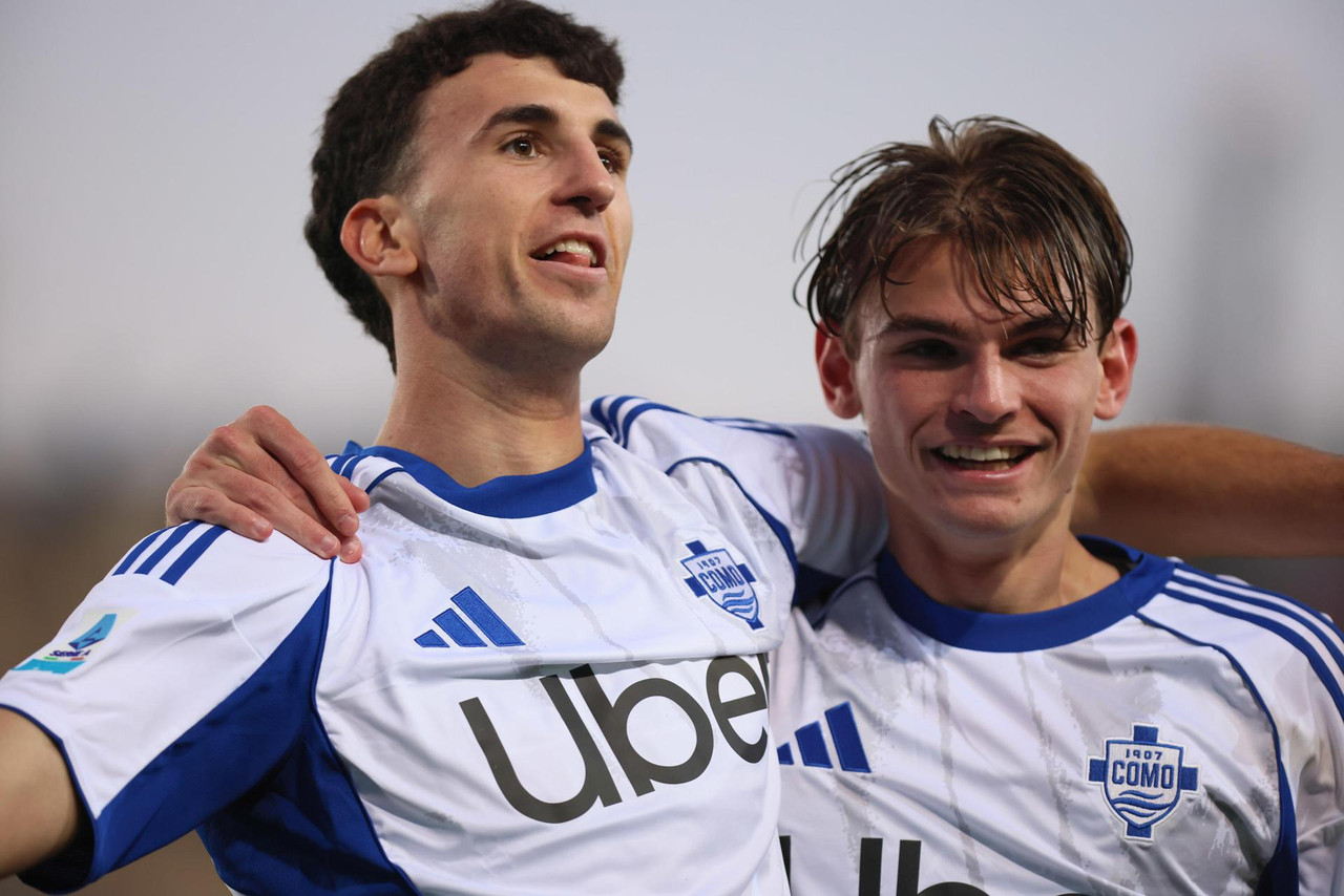 Nico Paz y Jacobo Ramón devuelven la tranquilidad al Como