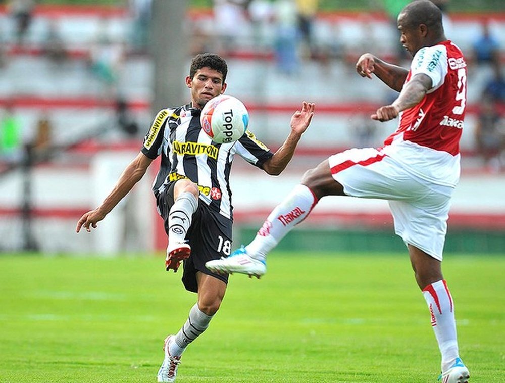 Jádson se formó en el Botafogo y en 2013 se fue al Udinese por 2'5 millones de euros. Botafogo