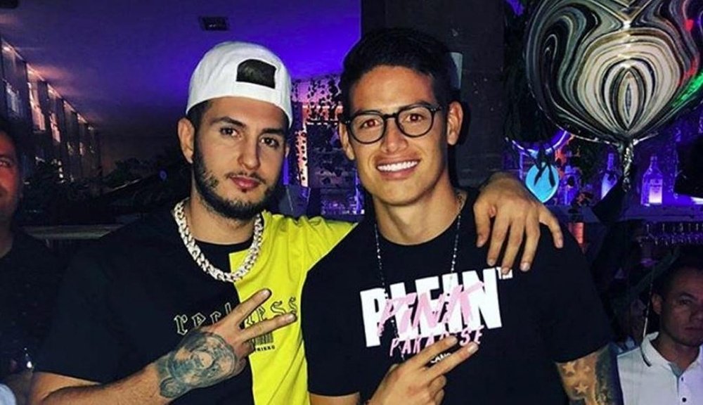 James aproveita festa com jogadores do Atlético de Madrid. Instagram/FansJames