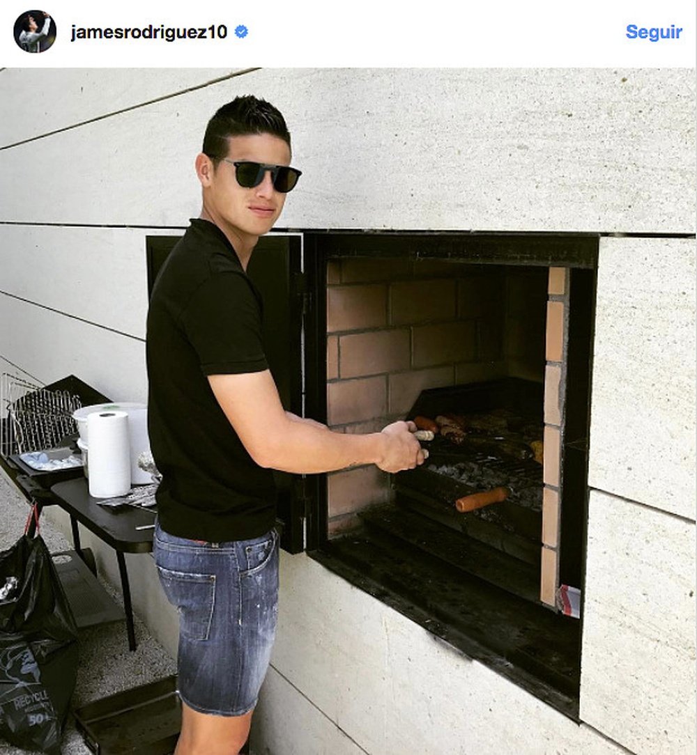 El colombiano disfruta de una barbacoa. Instagram