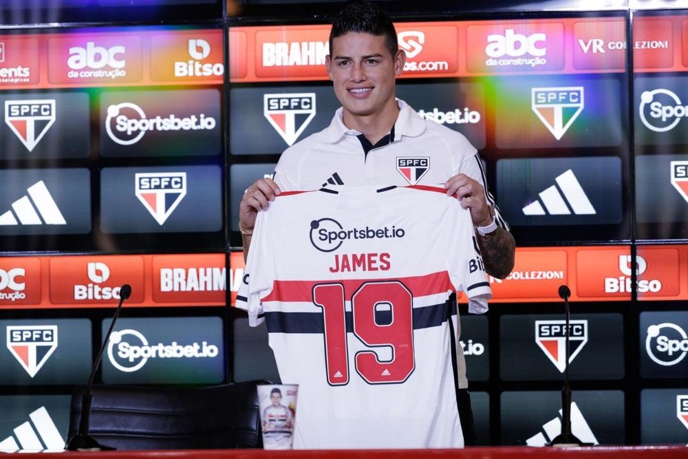 James fue presentado como nuevo jugador de Sao Paulo. EFE