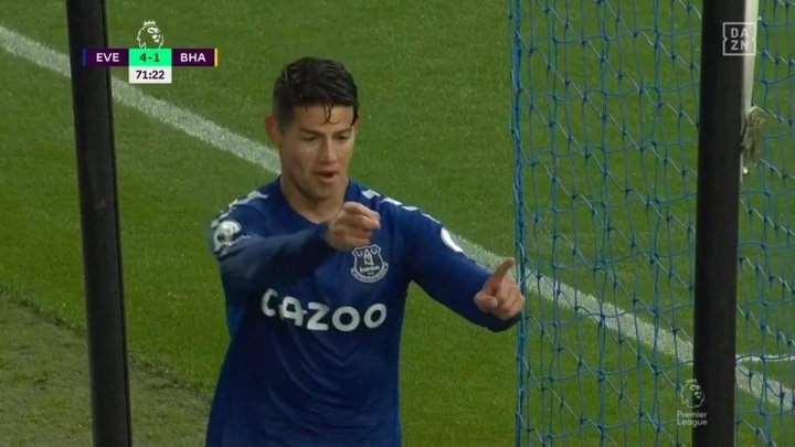 Com doblete e assistência, James continua brilhando no Everton