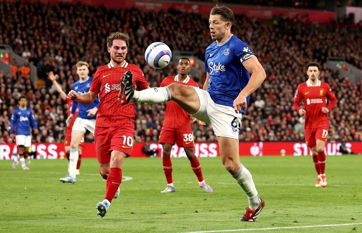Tarkowski admits mistake after controversial tackle in Merseyside derby