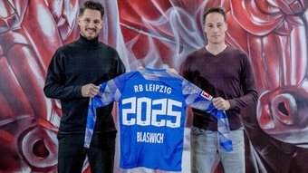 Janis Blaswich (i) llegará libre en verano al RB Leipzig. RBLeipzig