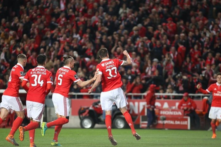 Benfica 'serviu a vingança' no frio de Lisboa