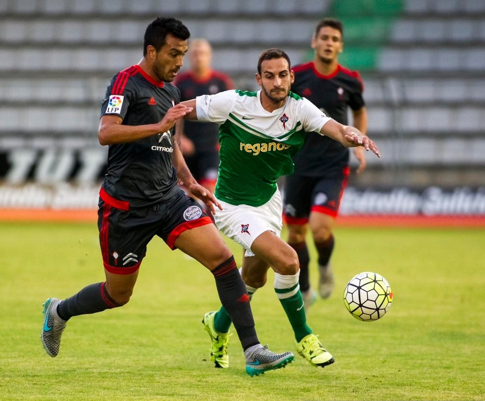 Jaume Vidal, nuevo jugador de la Pobla de Mafumet, en un partido cuando militaba en el Racing de Ferrol. Twitter