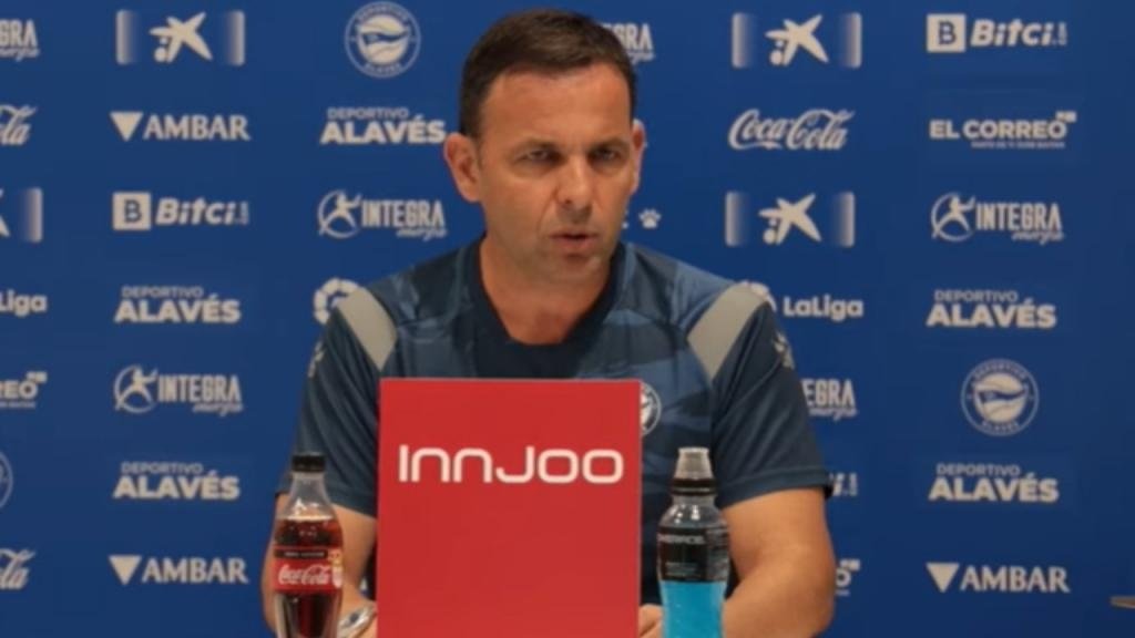 Javi Calleja abogó por la calma a pesar del mal arranque liguero