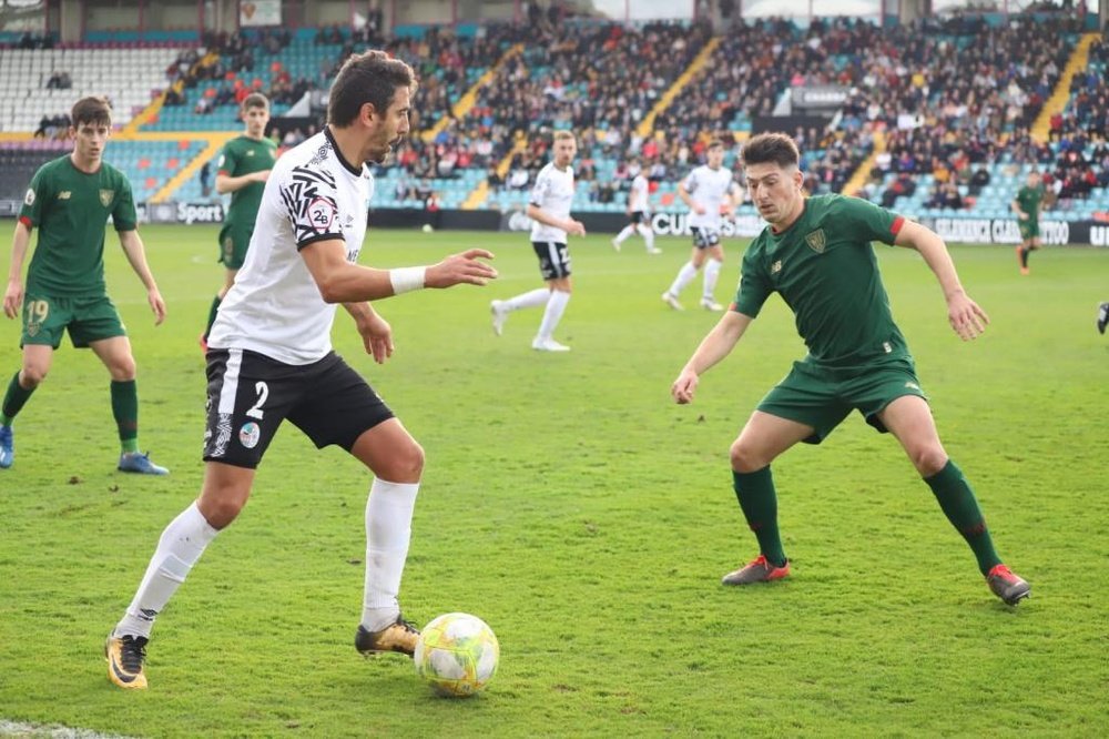 Salamanca y Bilbao Athletic empataron a uno. Twitter/AthleticClub