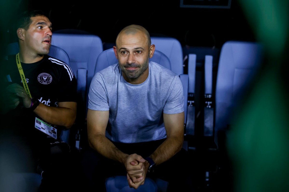 Mascherano praised Messi. EFE/Cristobal Herrera-Ulashkevich