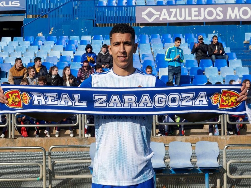 El central jugó cedido desde enero en el Real Zaragoza. Twitter/RealZaragoza