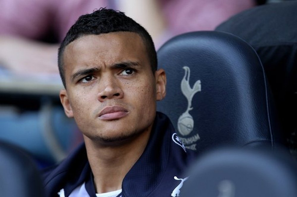 Jermaine Jenas, en el banquillo de White Hart Lane cuando estaba en el Tottenham. Twitter