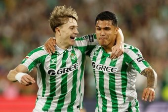 El Betis ganó al Valladolid en Sevilla. EFE