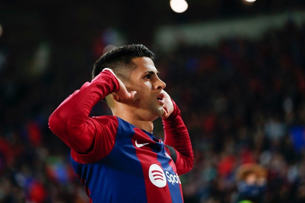 João Cancelo veut rester à Barcelone la saison prochaine. efe