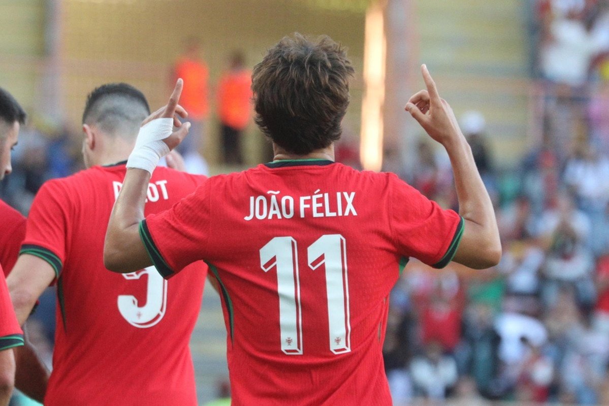 Roberto Martínez continua confiando em João Félix