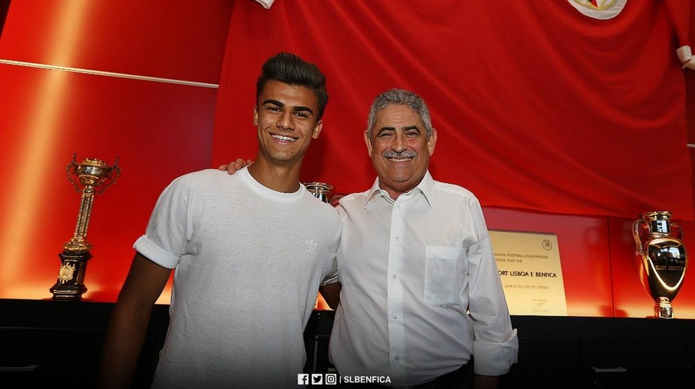 O internacional sub-19 por Portugal fica ligado às 'águias' até 2022. Twitter/Benfica