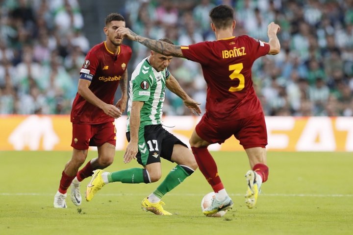 Ni una Roma con urgencias hace sudar al Betis