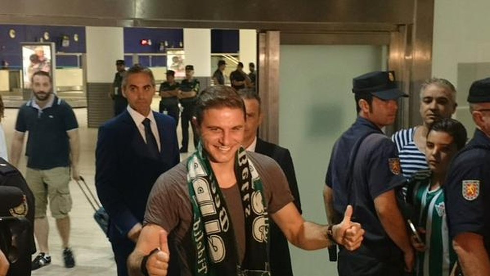 Joaquín llega a Sevilla. Twitter