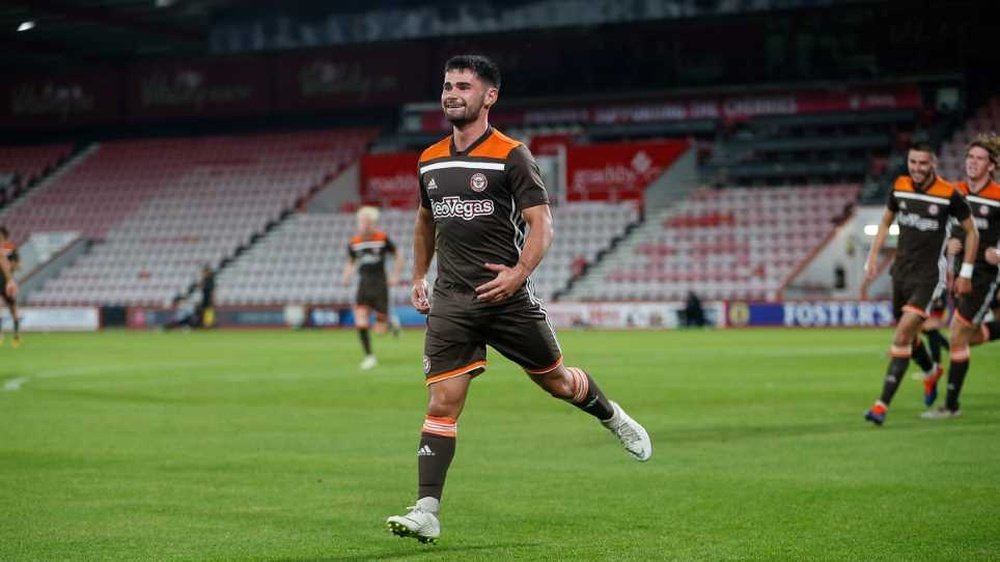 El Liverpool incorporó al joven talento Joe Jardy. Brentford