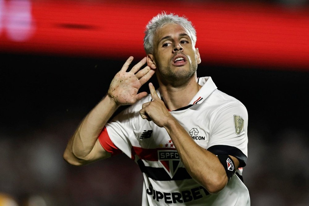 São Paulo conquista três pontos nos acréscimos com James e Calleri. EFE/Isaac Fontana