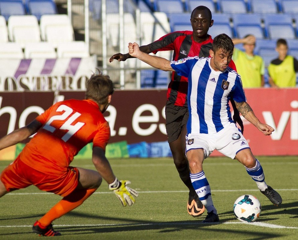 Según informó el 'El Diario Montañés', la Policía Nacional ha detenido al ex futbolista Jonathan Valle dentro de la 'Operación Fire', en la que se han producido otros diez arrestos más en Cantabria por presunto tráfico de drogas. El que fuera una gran perla del fútbol español pasó por Racing de Santander, Recreativo de Huelva o Málaga, entre otros.