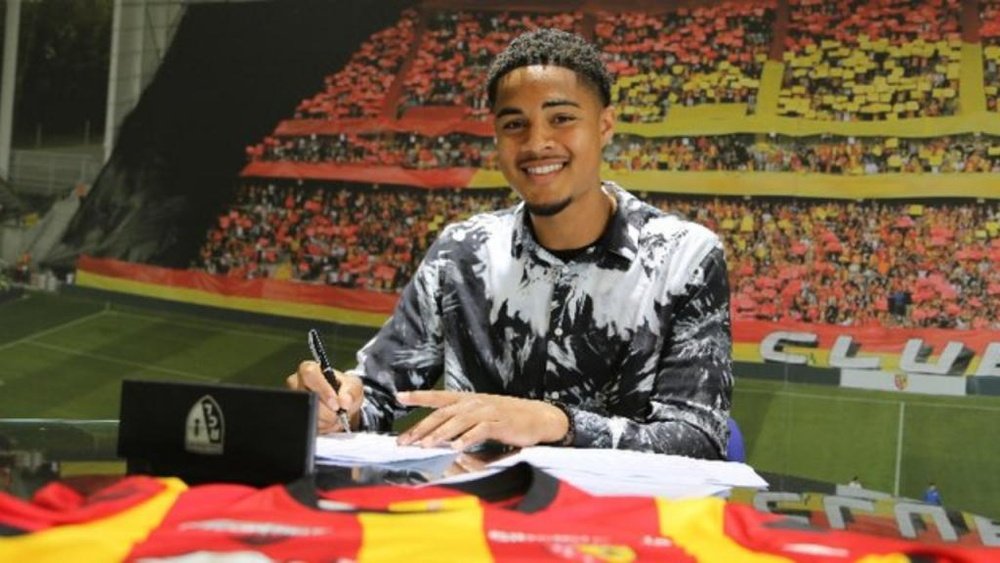 Jonathan Varane pourrait être prêté. Twitter/RCLens