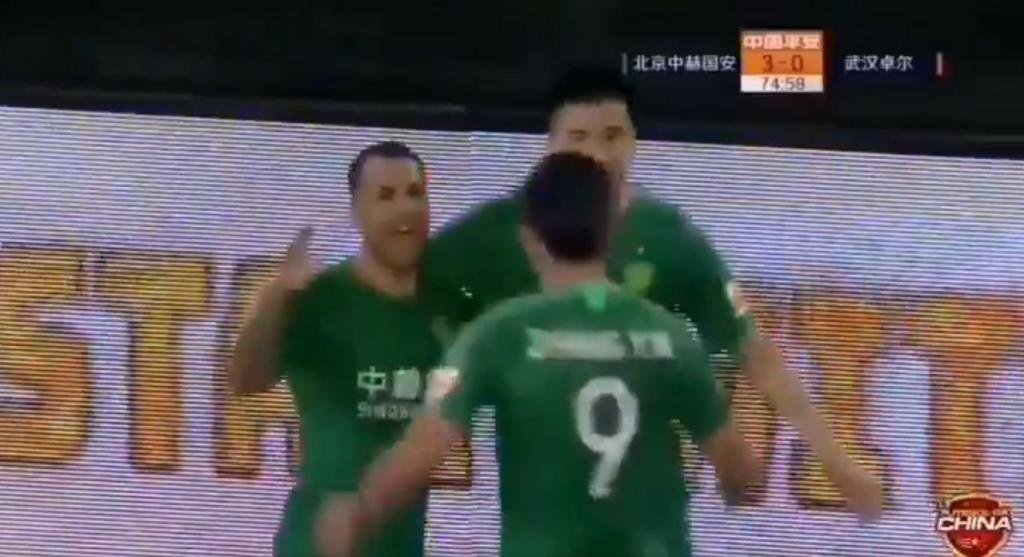 Jonathan Viera sigue con su idilio con el gol en China