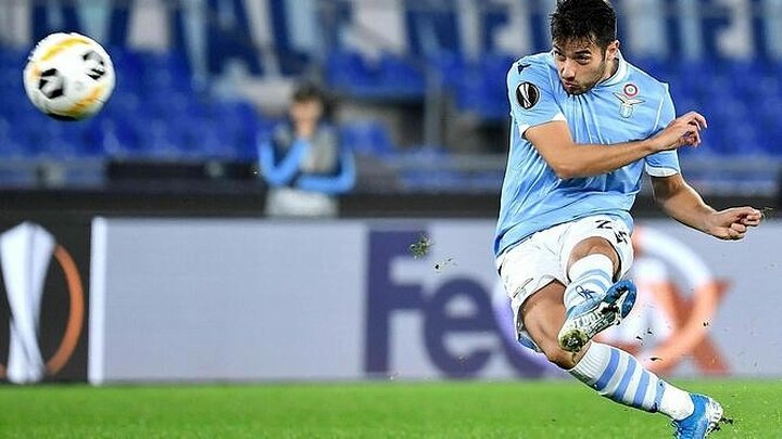 La Lazio, con dos frentes: la salida de Jony a Osasuna y la llegada de 'Charly'