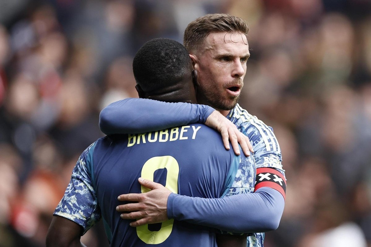 El Ajax desinfla su colchón: de 9 puntos a 1 en 3 jornadas