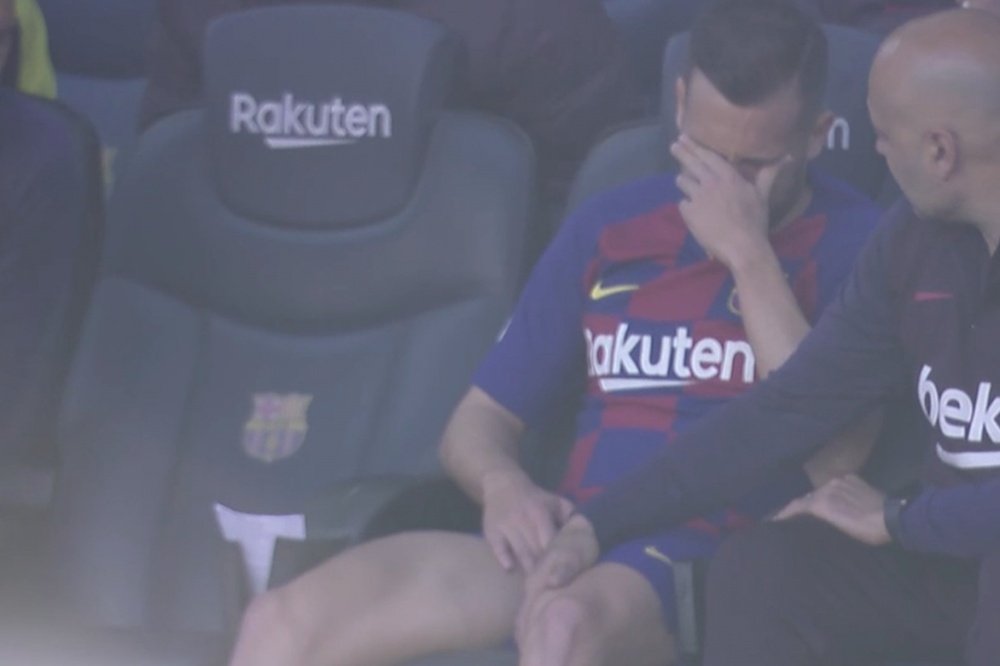 Jordi Alba se lesiona a não contém as lágrimas. Captura/MovistarLaLiga
