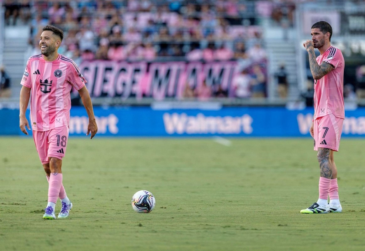 El Inter Miami sobrevivió a la baja de Leo Messi y a estar 40 minutos con un hombre menos para empatar 'in extremis' con un cabezazo de Jordi Alba y ganar a Necaxa en los penaltis.