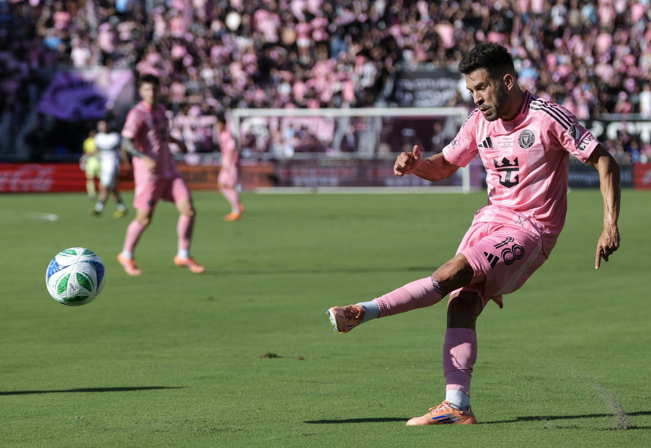 El último adiós de Alba y Busquets, con un título bajo el brazo