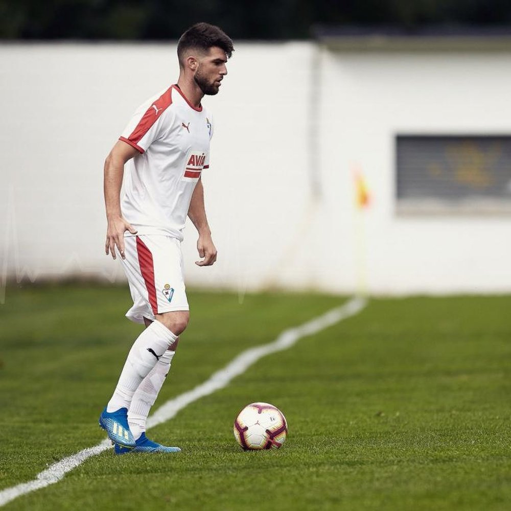 Jordi Calavera tuvo que ser sustituido ante el Tudelano. Twitter/SDEibar