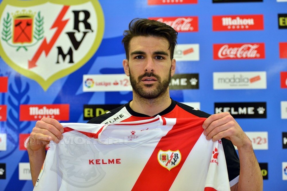 Jordi Gómez ha dejado el Wigan y firma por el Rayo Vallecano hasta final de temporada. RVMOficial