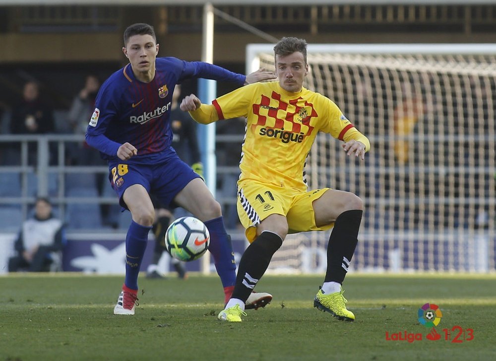 Jorge Cuenca y Manu Barreiro, durante el Barcelona B-Gimnàstic de Tarragona. LaLiga