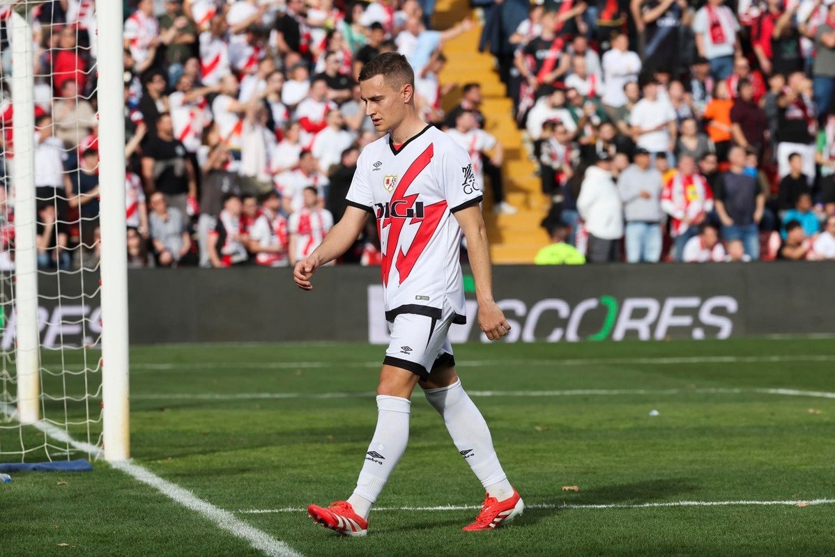 Apelación mantiene la sanción de 2 partidos a De Frutos