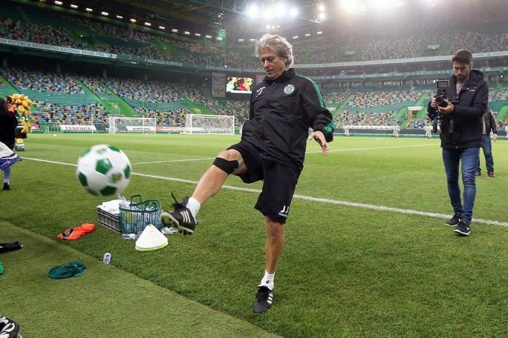O treinador 'verde e branco' pareceu satisfeito com o reforço do plantel. Facebook/SCP