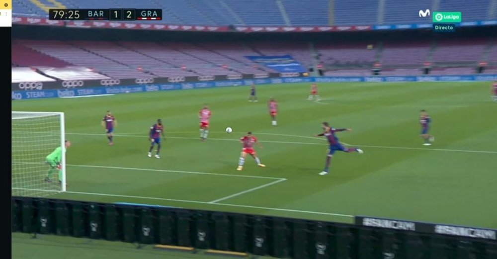 Jorge Molina aparece sozinho na área para deixar o Barça na 3º posição. Captura/MovistarLaLiga