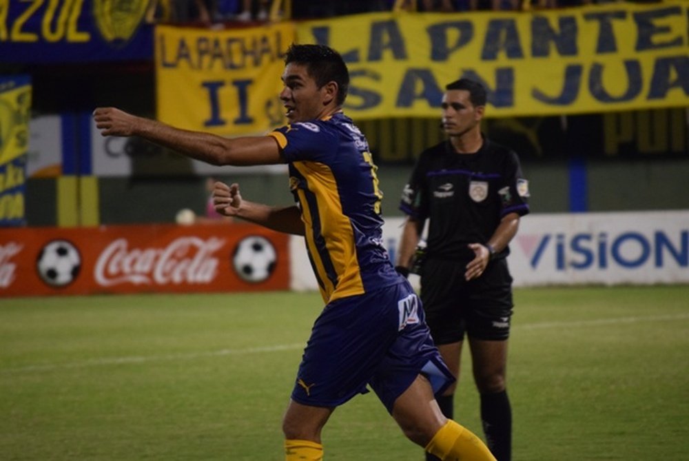 Jorge Ortega, en un partido de Sportivo Luqueño. ClubSportivoLuqueño