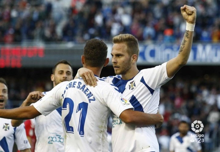 El Tenerife confirmó la baja de siete futbolistas