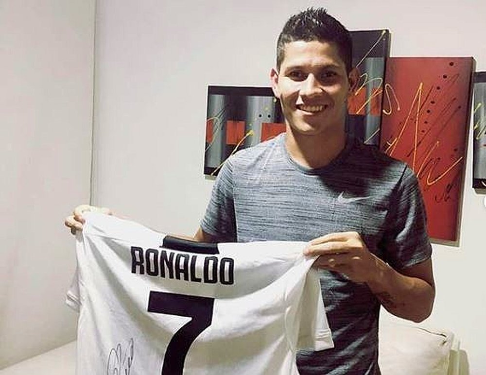 Campuzano ya tiene la camiseta de Cristiano en la Juve. Instagram/JormanCampuzano