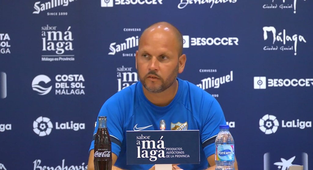 Un José Alberto ilusionado con el debut admitió la falta de delanteros. Captura/MálagaCF