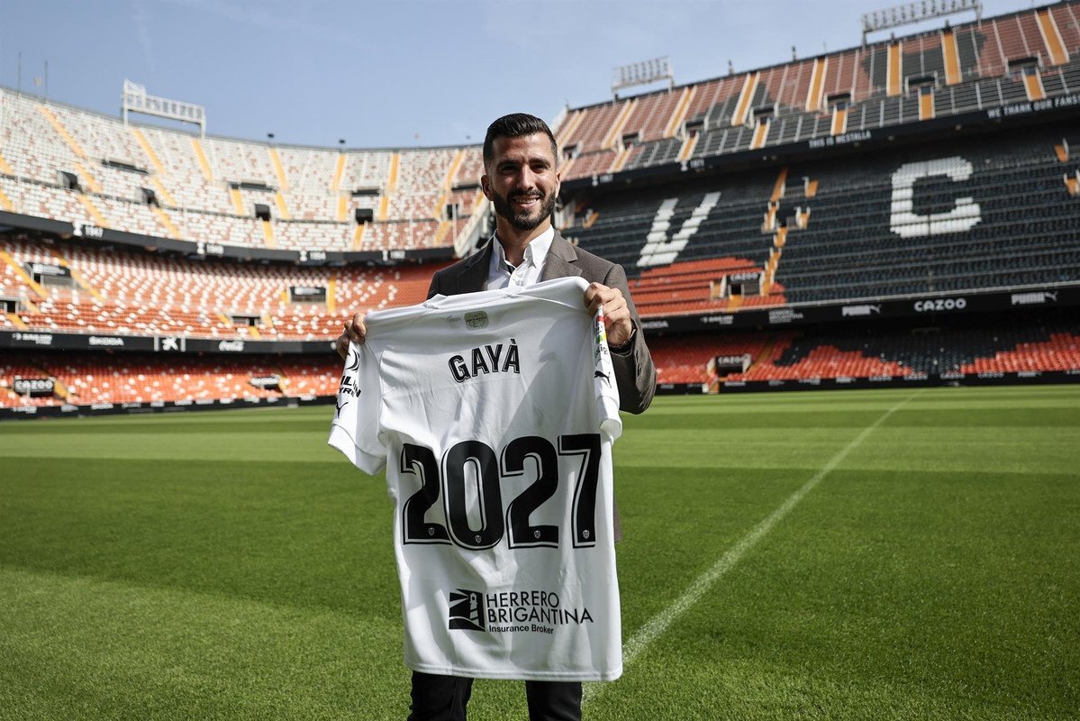 Jose Gaya has renewed his Valencia contract. EFE