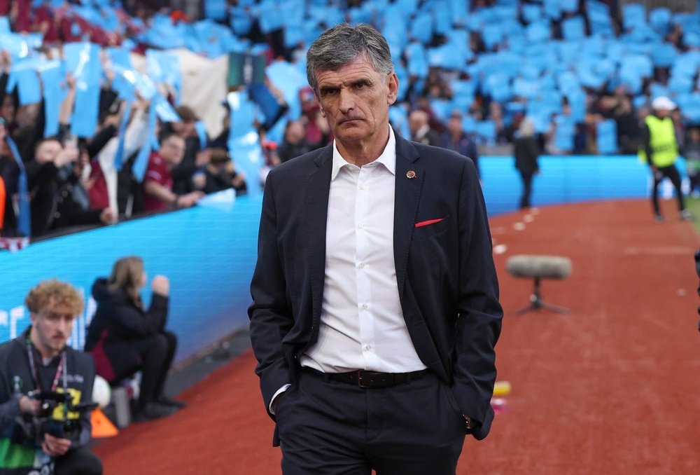 José Luis Mendilibar, en el Aston Villa-Olympiacos de la Conference League 2023-24. EFE