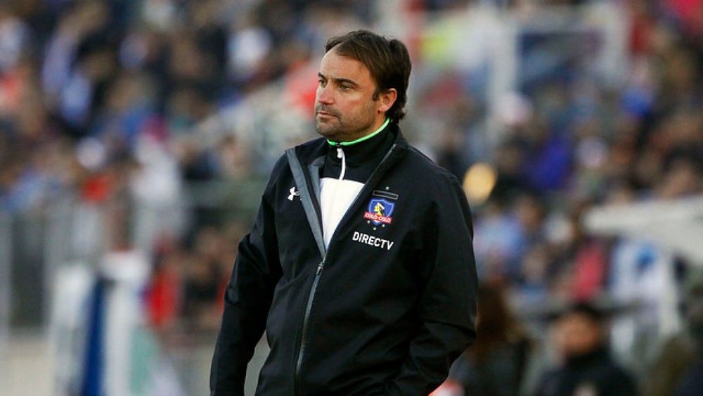 Jose Luis Sierra, entrenador de Colo Colo. Twitter